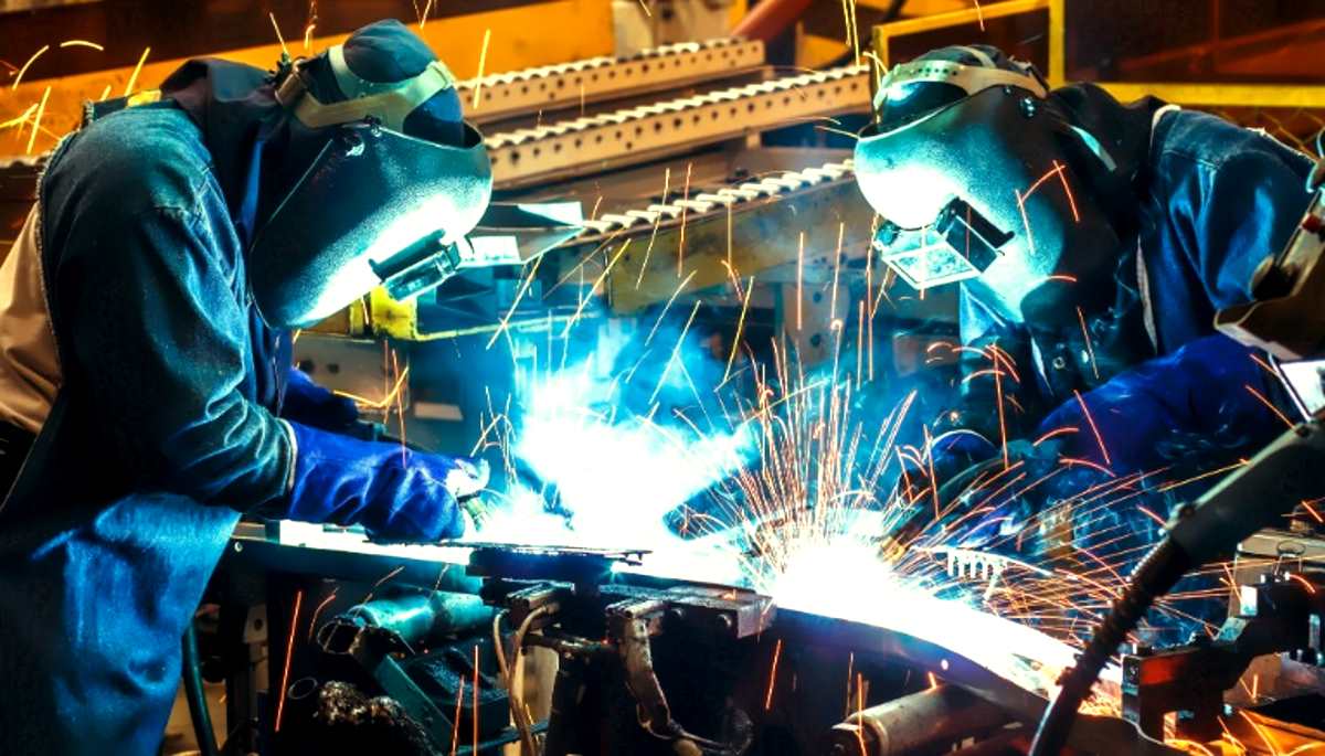 Istat, la produzione industriale nell'Italia del cambiamento crolla del -5,5% rispetto ad un anno fa