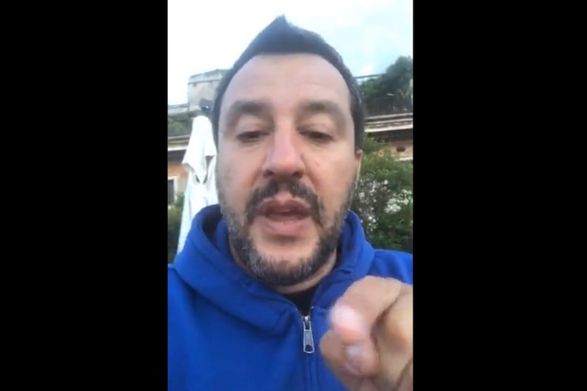 Salvini e il messaggio in stile mafioso a Roberto Saviano