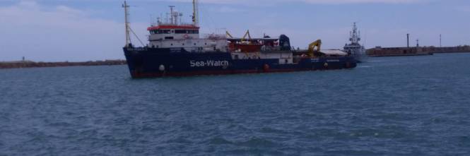 L'assist dell'Ue alla Sea Watch Impossibile sbarco in Libia