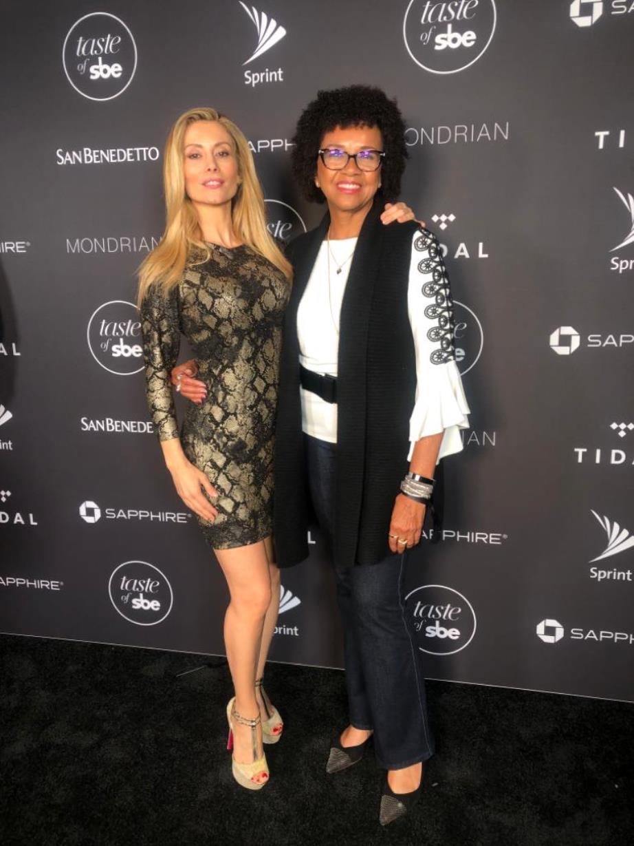 L’affascinante Antonella Salvucci sceglie l’Arte da Indossare di Fabiana Gabellini sul Red Carpet di Los Angeles