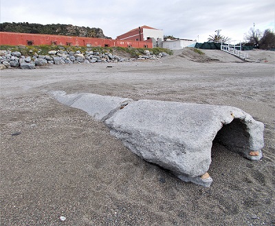 Milazzo (ME) – Una cloaca in piena spiaggia