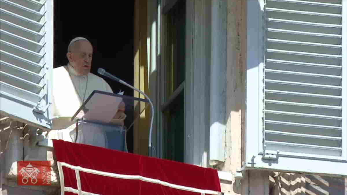 Papa Francesco: non si arresta la violenta aggressione contro l’Ucraina, un massacro insensato