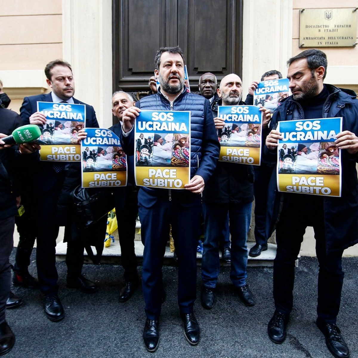 Salvini: dai fucili al pacifismo, tutto grazie all'Ucraina