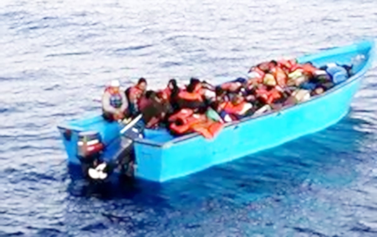 Nuovo naufragio di migranti al largo di Lampedusa, sarebbero una ventina i morti