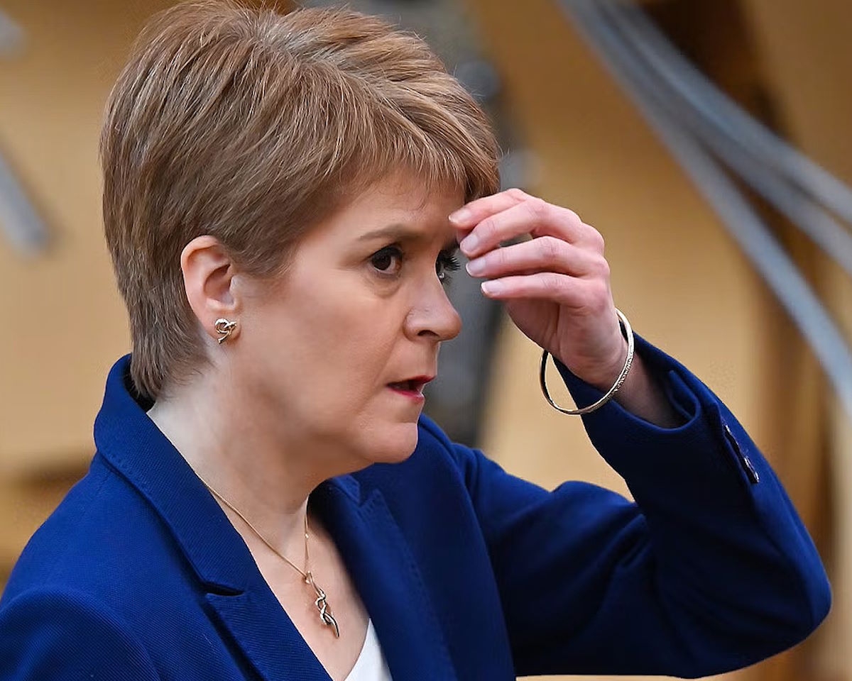 Arrestata e poi rilasciata l'ex premier scozzese Nicola Sturgeon