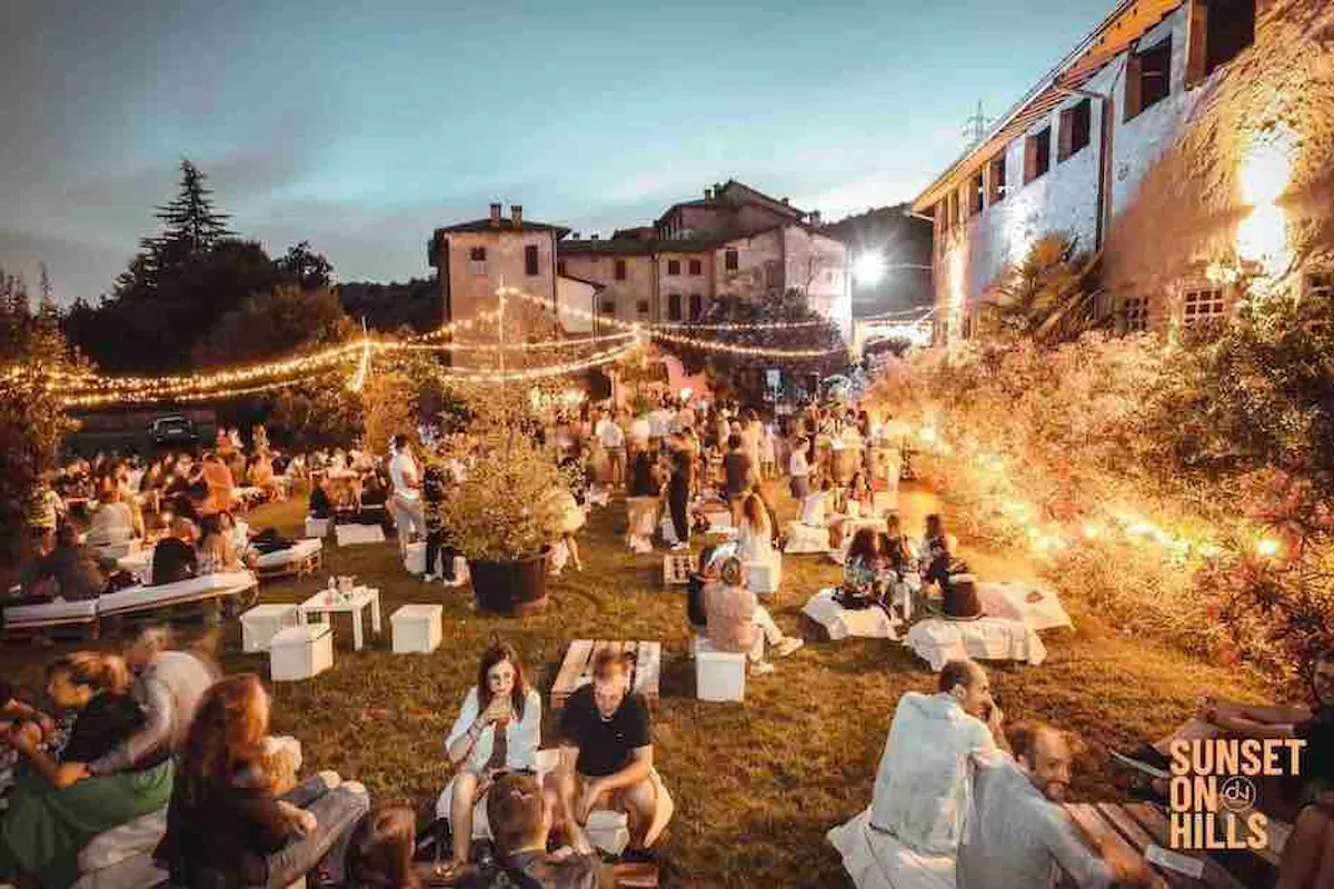 DV Connection: il 2 agosto 2023 Sunset on Hills @ Tenuta Celinate - Scanzorosciate (BG), per una serata in vigna… coi fiocchi!