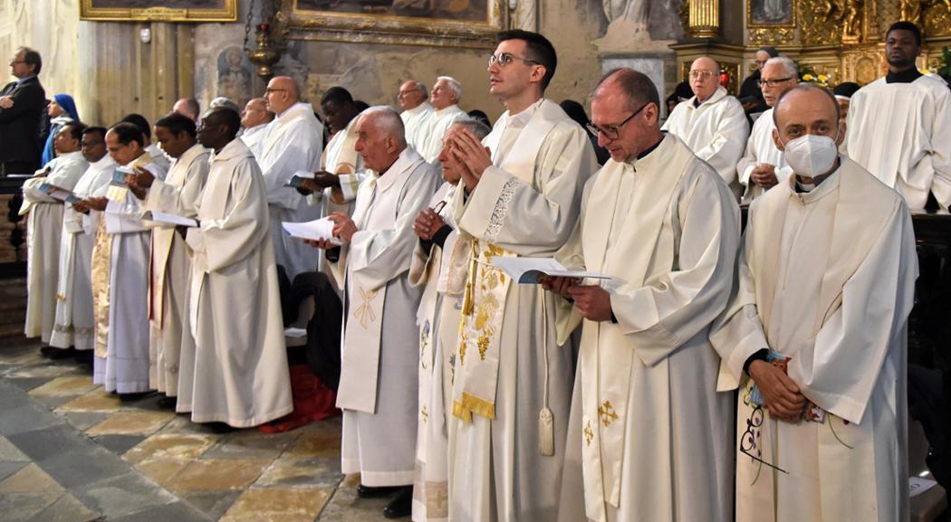 Nella Diocesi di Asti 10 preti su 60 sono di origine straniera: sopperire alla mancanza di preti anche con i preti sposati, grande risorsa