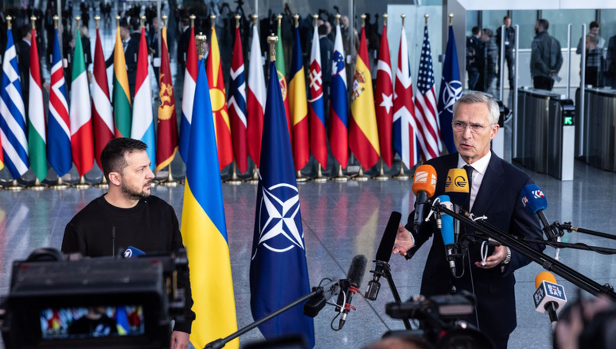 Zelensky a Bruxelles per chiedere ai Paesi partner di rafforzare il sostegno militare a Kiev in vista del prossimo inverno