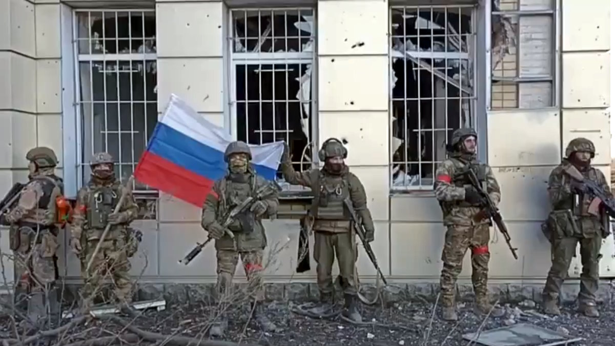 Ucraina: i russi conquistano Avdiivka, ma Zelensky non la ritiene una perdita importante... dopo averla difesa per mesi