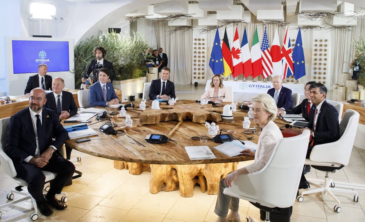 Si è conclusa la nuova ed ennesima pagliacciata del G7 che è servita solo a sponsorizzare un villaggio turistico pugliese