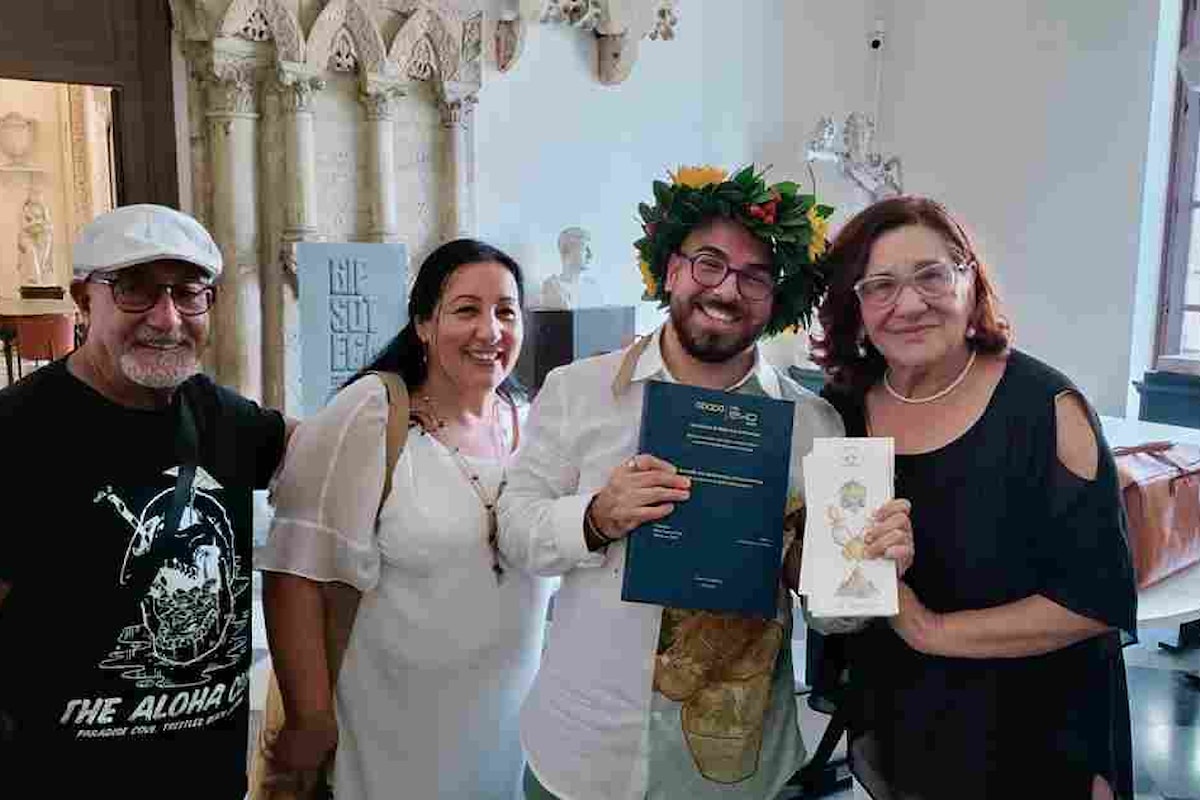 I Tarocchi tra Immanenza e Trascendenza: Una Prospettiva di Analisi Antropologica Salvo Andrea Firpo, Un Giovane Talento con una Passione Ancestrale