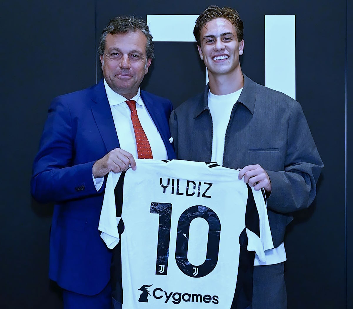 Ufficiale Kenan Yildiz, rinnovo e maglia numero 10