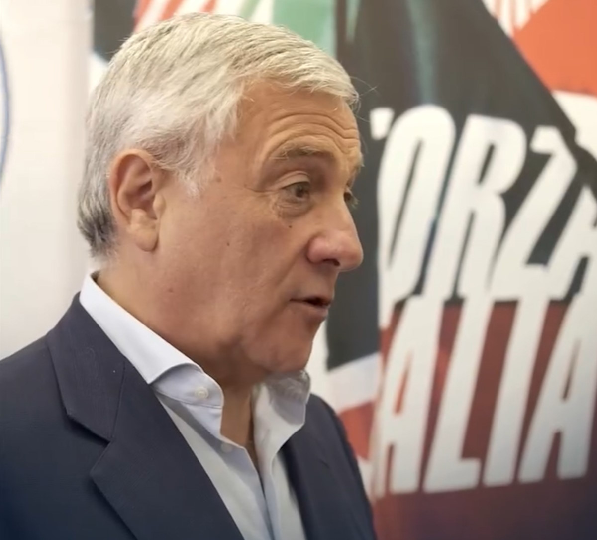 Tajani ha iniziato le manovre per prendere le distanze dal duo Salvini-Meloni