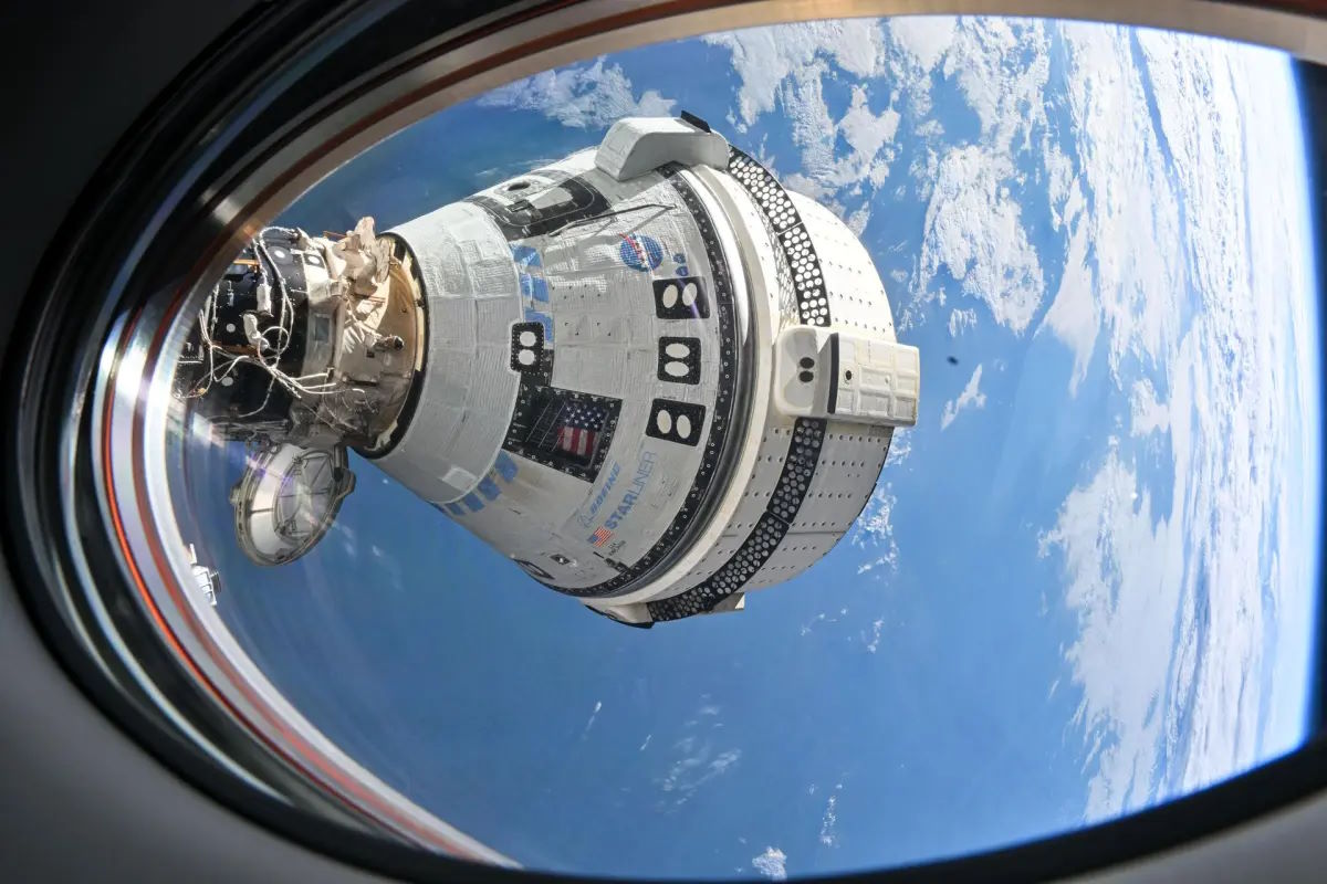 L'equipaggio di Starliner bloccato sulla ISS rientrerà sulla Terra il prossimo febbraio