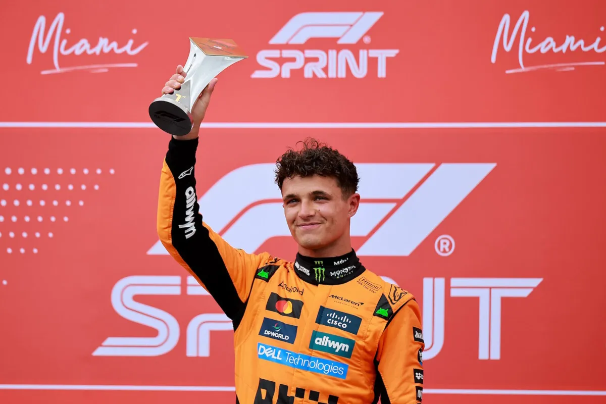 Lando Norris si aggiudica una caotica sprint nel GP di Miami 2025