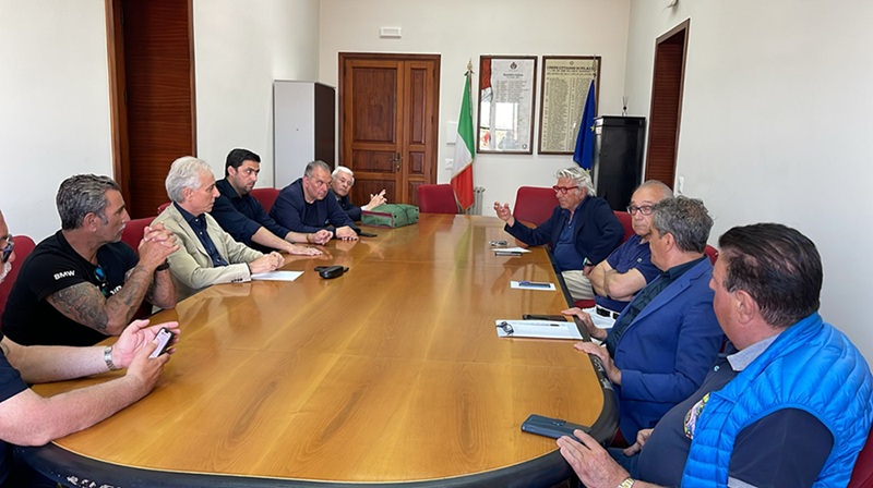 Milazzo (ME) – Incontro coi commercianti sull’Isola pedonale nel periodo estivo
