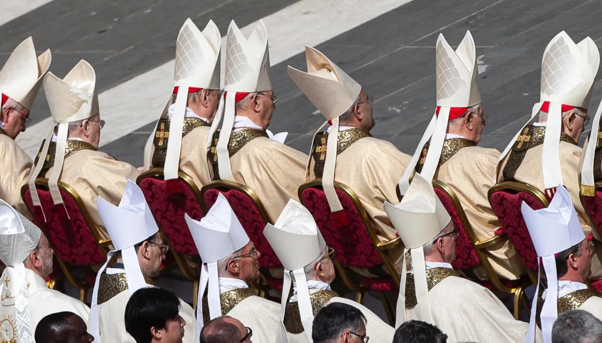 Appello dei sacerdoti sposati ai cardinali elettori del Conclave: Aiutateci con l’elezione di un Papa fedele al Vangelo e all’oggi che ci riammetta nella Chiesa
