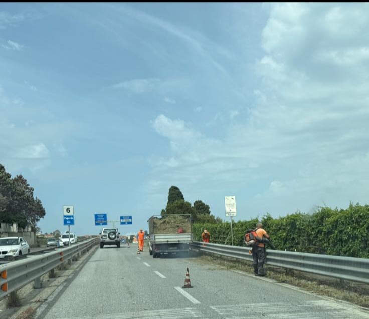 Messina - In corso i lavori di bonifica sulla “Panoramica dello Stretto”