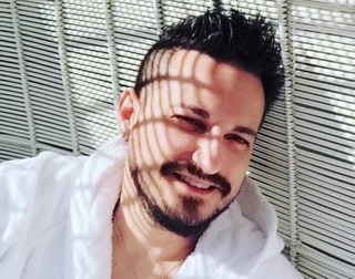 Roberto Alfinito, “vampiro delle emozioni” e maestro di freddure a Radio Cusano Campus