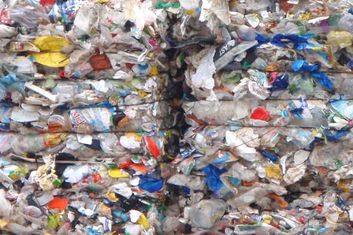 La raccolta dei rifiuti costa agli italiani 8,8 miliardi all'anno. Ma sono giustificati?