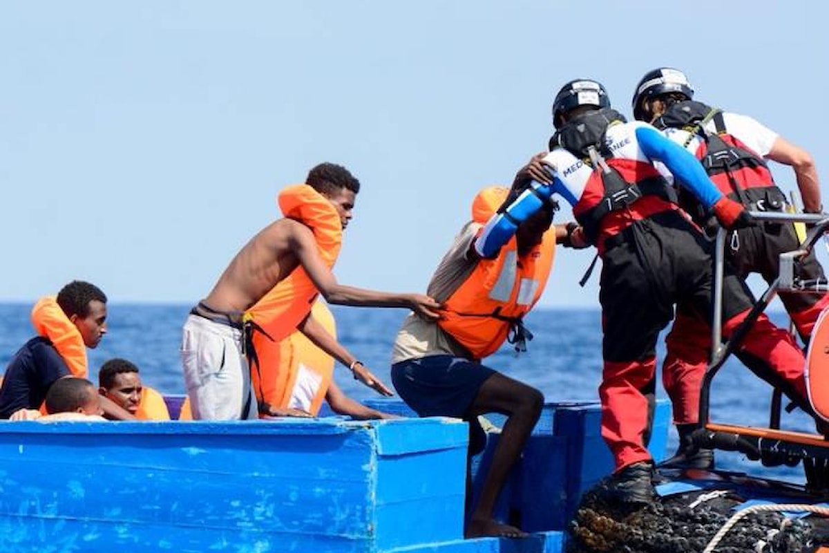 Aquarius ha 141 migranti a bordo ed è in attesa di un porto dove sbarcarli