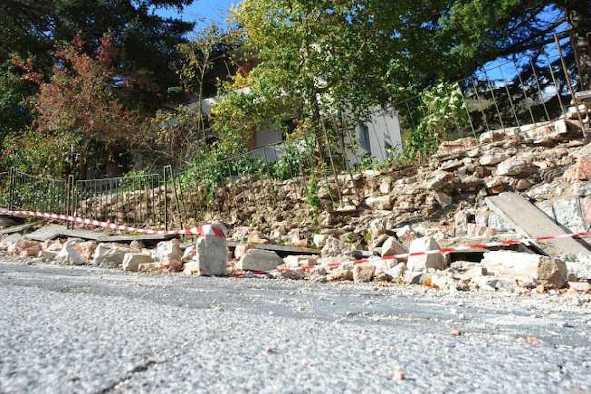 1 novembre, scossa di magnitudo 4.8. Ancora crolli tra Marche e Umbria