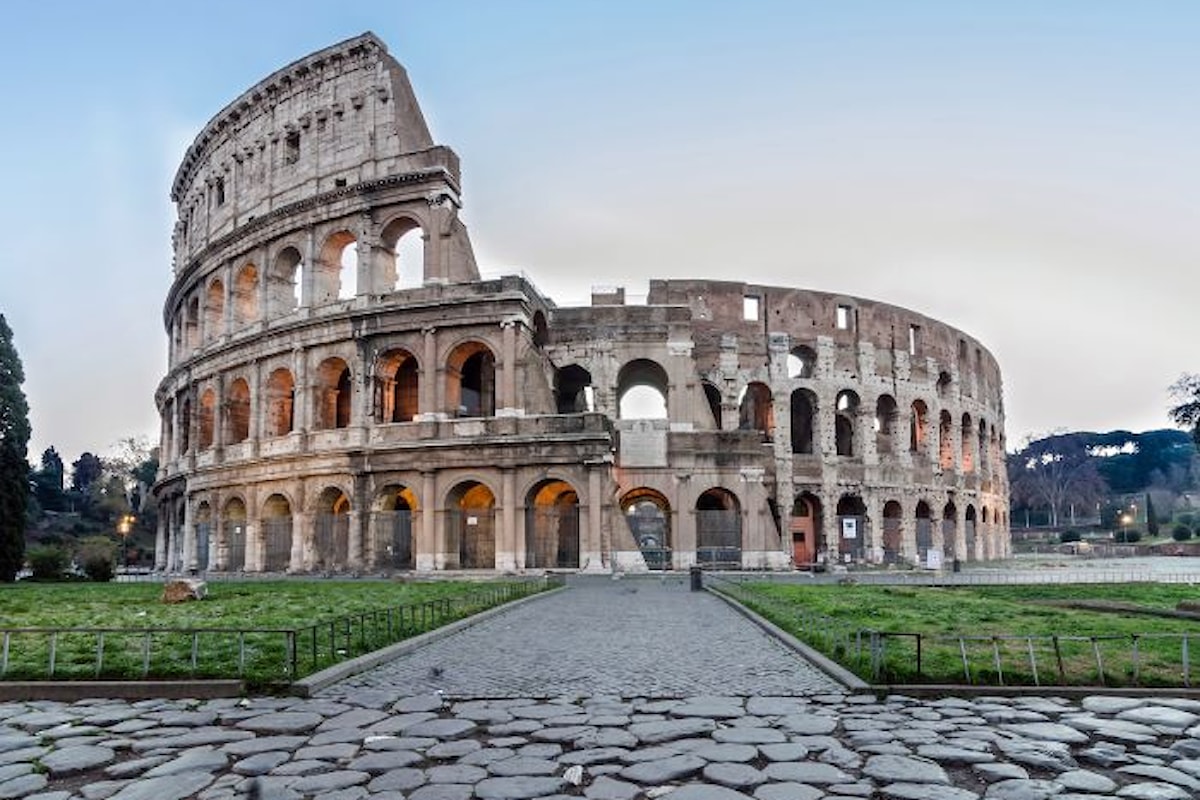 Il ministro Franceschini e la sindaca Raggi litigano per stabilire chi debba gestire il Colosseo